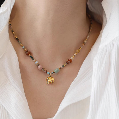 Bunte Perlenkette de Boho-Stil