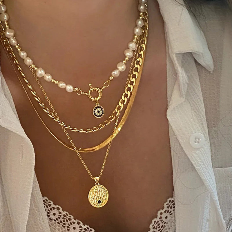Inspiración Vintage-Collar de Alta Joyería con con Colgante Esculpido de Estilo Maison