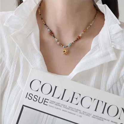 Bunte Perlenkette de Boho-Stil