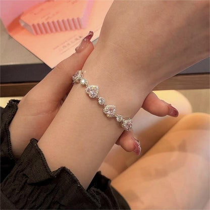 Elegancia Suprema Brazalete Corazón Sublime