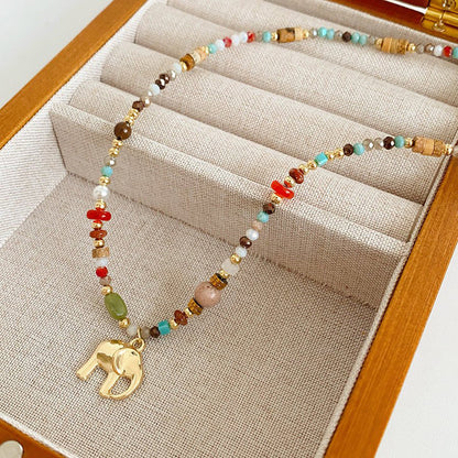 Bunte Perlenkette de Boho-Stil