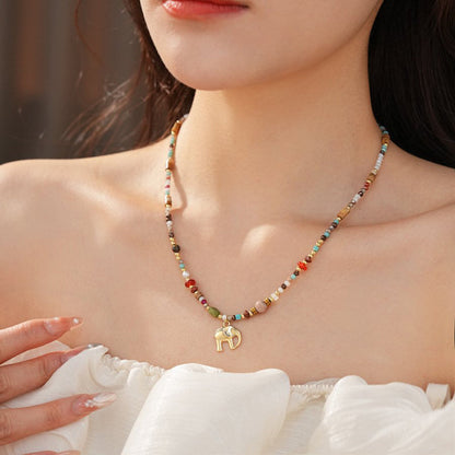 Bunte Perlenkette de Boho-Stil