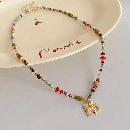 Bunte Perlenkette de Boho-Stil