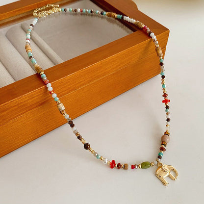 Bunte Perlenkette de Boho-Stil