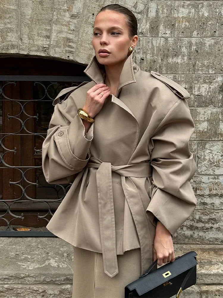 Women’s Lace-Up Short Windbreaker