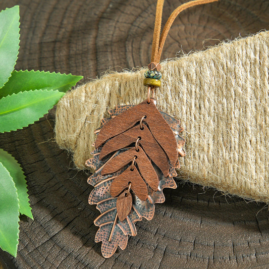 Collar de Alta Joyería con con Colgante Esculpido de Estilo Maison